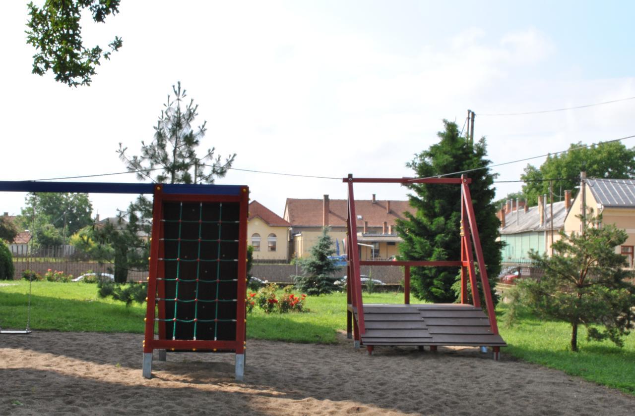 Mamre Szallo Hajduboszormeny Bagian luar foto
